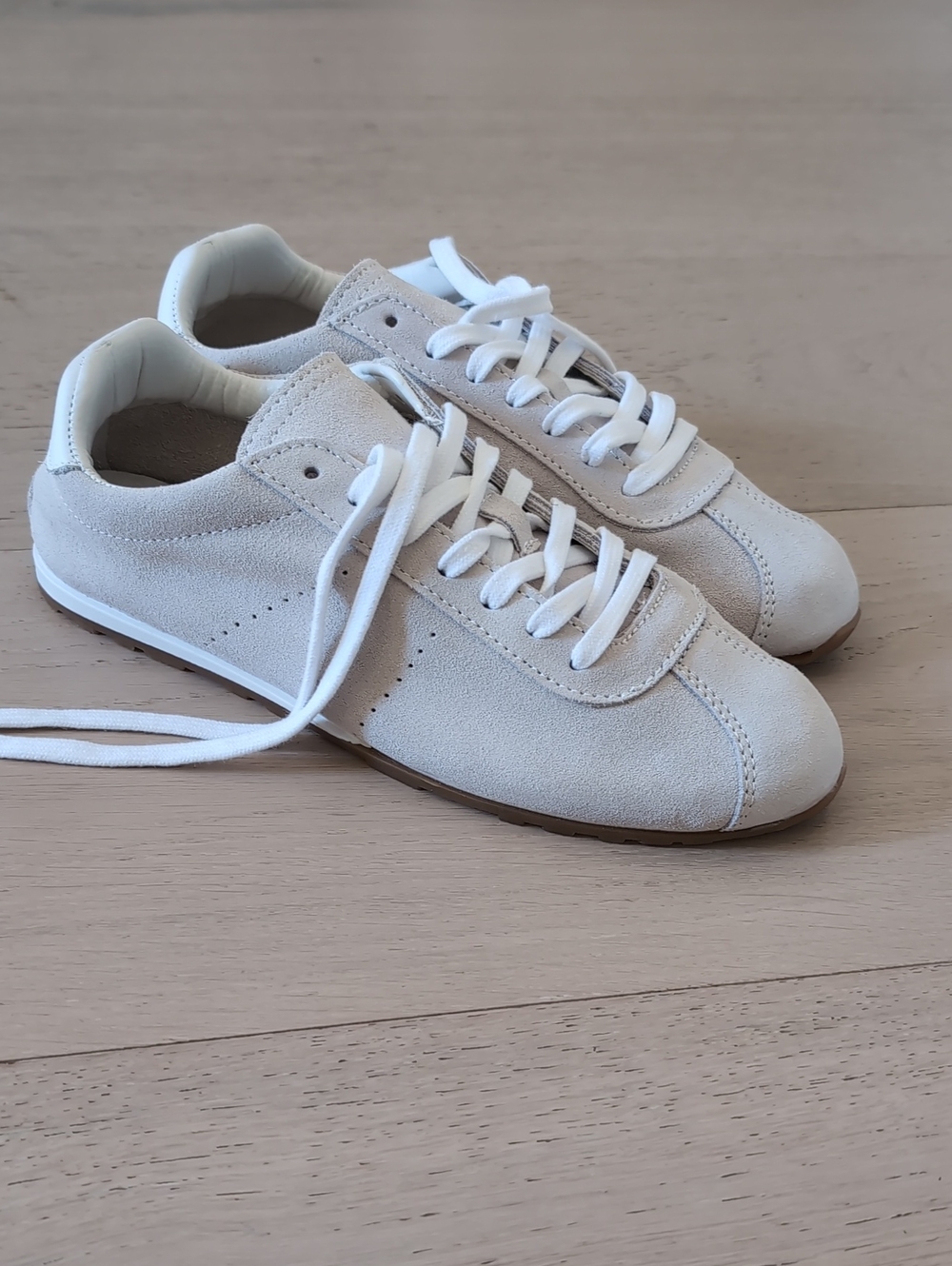 Dolce Vita Serena Sneaker Cream Suede Sneakers Low Profile Lace-Up